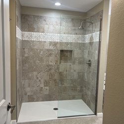 Toledo Glass Lafayette - Fixed glass shower wall by Toledo