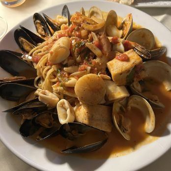 Mi Bella Restaurante - Zuppa di pesce - Salad Near Me - Branford, Connecticut