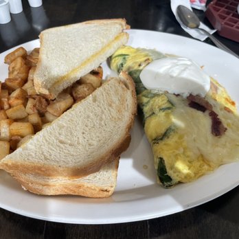 Restaurant Bay Watch - Popeye omelet - Breakfast & Brunch Near Me - San Mateo, California Restaurant Bay Watch - Popeye omelet - Breakfast & Brunch Near Me - San Mateo, California
