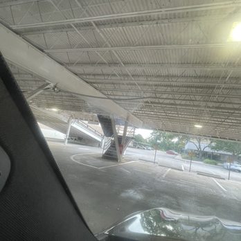 Safelite AutoGlass - Palm prints causing the crack - Windshield Installation & Repair Near Me - Houston, Texas