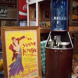 Deco Poster & Corner Bar