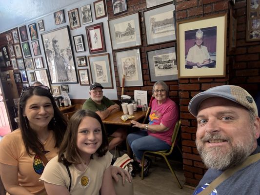 Snappy Lunch by null