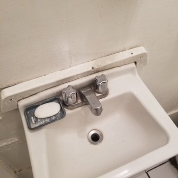 M&M Hamburger - Bathroom is tiny and hot, but they keep it clean. But ugh! No liquid soap - Burgers Near Me - Houston, Texas