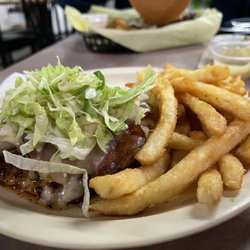 Mae's Meat Market - Funky Chicken hot sandwich (no bun) with seasoned fries - 01.03.2023
