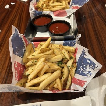 Gordon Ramsay Burger Las Vegas - Hot fries! - Burgers Near Me - Las Vegas, Nevada Gordon Ramsay Burger Las Vegas - Hot fries! - Burgers Near Me - Las Vegas, Nevada