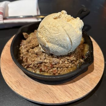 District Kitchen & Cocktails - Banana crumble - New American Near Me - Austin, Texas
