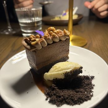 Klaw Miami - Chocolate crunch bar - Steakhouses Near Me - Miami, Florida Klaw Miami - Chocolate crunch bar - Steakhouses Near Me - Miami, Florida