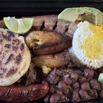Biikho Colombian Food - My first taste of Colombian food the infamous Bandeja Paisa (not 100% sure on the name of the plate tbh) it was - Colombian Near Me
