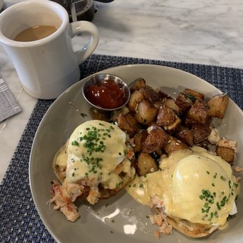 Le Coin - Eggs benedict with crab - Seafood Near Me - Seattle, Washington Le Coin - Eggs benedict with crab - Seafood Near Me - Seattle, Washington