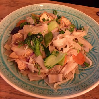 NASCHTA - My friend's vegan fried noodles with tofu - Indian Near Me - Vienna, 9