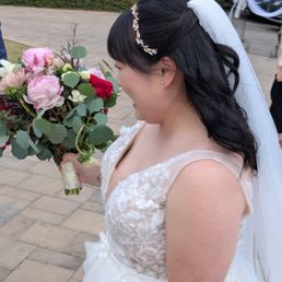 Sophia did my hair and make up + installed the headband I wanted. The headband stayed secure and comfortable all day. Sophia did my hair and make up + installed the headband I wanted. The headband stayed secure and comfortable all day.
