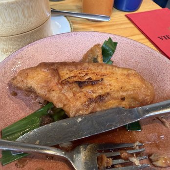 Viet Food - Crispy Sea bream tapas - Vietnamese Near Me - Soho, XGL Viet Food - Crispy Sea bream tapas - Vietnamese Near Me - Soho, XGL