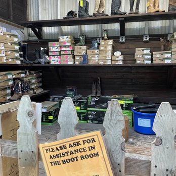 Half Moon Bay Feed & Fuel - Inside - Livestock Feed & Supply Near Me - Half Moon Bay, California Half Moon Bay Feed & Fuel - Inside - Livestock Feed & Supply Near Me - Half Moon Bay, California