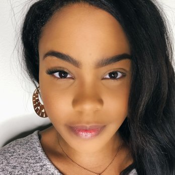 Eye Charm - Difference between having and not having eyelash extensions. It's so obvious! Feel gorgeous 24/7! Book your appointment 917.972.2976 - Eyelash Service Near Me - Austin, Texas