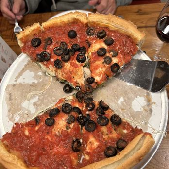 Giordano's - Super veggie deep dish - Pizza Near Me - Chicago, Illinois Giordano's - Super veggie deep dish - Pizza Near Me - Chicago, Illinois