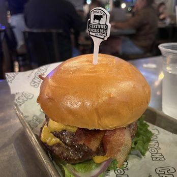 Canyons Fresh Grill - Burgers Near Me - Woodstock, Georgia