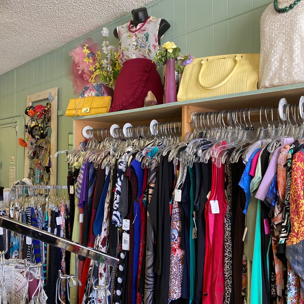 Lady Bug Boutique - store Display - Thrift Stores Near Me - Fresno, California Lady Bug Boutique - store Display - Thrift Stores Near Me - Fresno, California