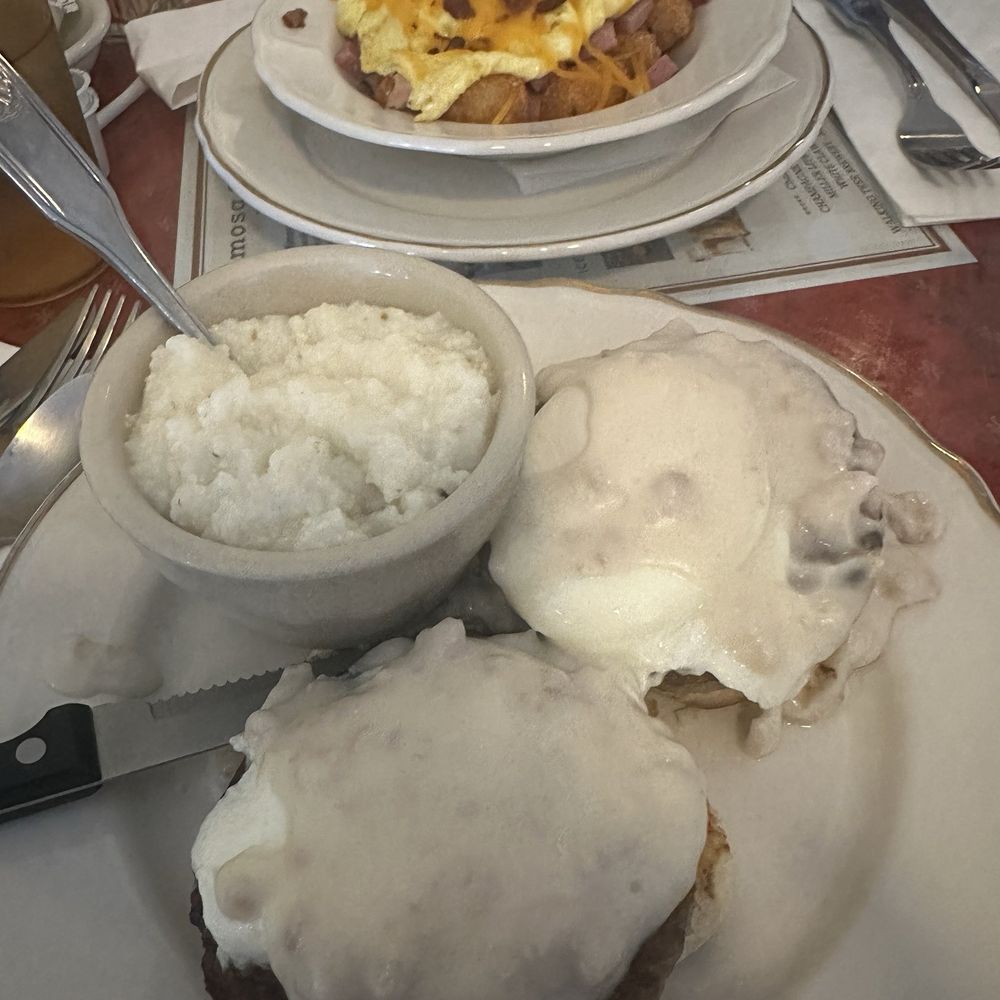 Southern Benny and Tater Tot Breakfast Bowl Southern Benny and Tater Tot Breakfast Bowl