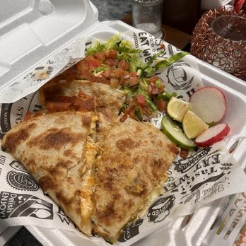 Tacos El Primo - Chicken Quesadillas - Tacos Near Me - Waterbury, Connecticut Tacos El Primo - Chicken Quesadillas - Tacos Near Me - Waterbury, Connecticut