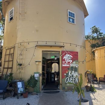Kava Queen Kava Bar - Bars Near Me - Waialua, Hawaii