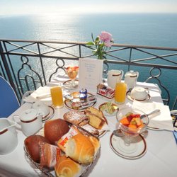 Al Belvedere - Per the Hotel Belvedere website, the photo is entirely accurate.