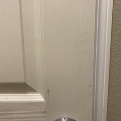 Staybridge Suites Lincoln Northeast - Uncleaned bathroom door