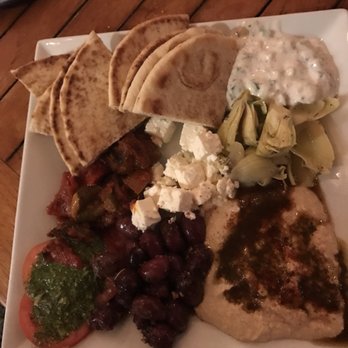 Cafe Des Amis - Mediterranean Near Me - Paia, Hawaii