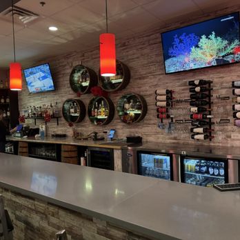 Sofie's Whiskey & Wine - Delis Near Me - Woodstock, Illinois