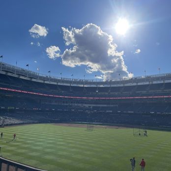 Yankee Stadium - Stadiums & Arenas Near Me - Bronx, New York