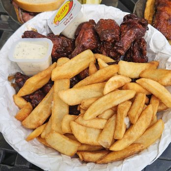 Bistro On Avenue - Chicken Wings Near Me - Toronto, Ontario Bistro On Avenue - Chicken Wings Near Me - Toronto, Ontario