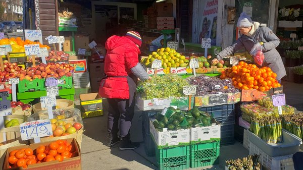 Bloor Fruit Market by null