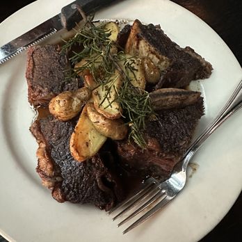 Black Bottle - Beef Short Ribs - New American Near Me - Bellevue, Washington Black Bottle - Beef Short Ribs - New American Near Me - Bellevue, Washington