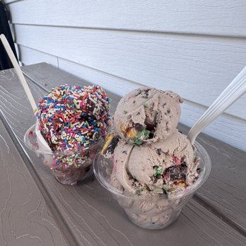 Twist & Shake - Death by chocolate and rainbow cookie - Ice Cream & Frozen Yogurt Near Me - New City, New York Twist & Shake - Death by chocolate and rainbow cookie - Ice Cream & Frozen Yogurt Near Me - New City, New York