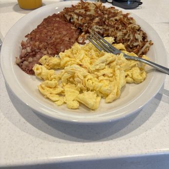 The Pantry On Park - Corn beef hash, scrambled eggs, hash browns. - American Near Me - Santa Maria, California