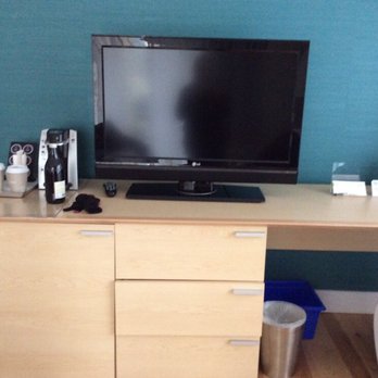 Radisson Blu Toronto Downtown - Large flatscreen TV, mini fridge and Keurig coffee maker. - Hotels Near Me - Toronto, Ontario Radisson Blu Toronto Downtown - Large flatscreen TV, mini fridge and Keurig coffee maker. - Hotels Near Me - Toronto, Ontario