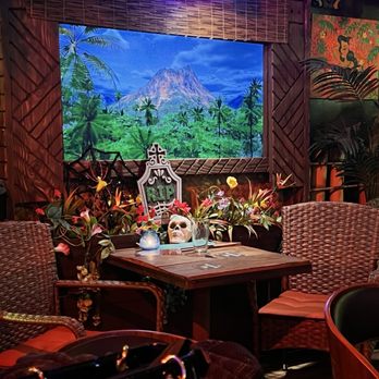 High Roller Tiki Lounge - Tiki Bars Near Me - Solvang, California