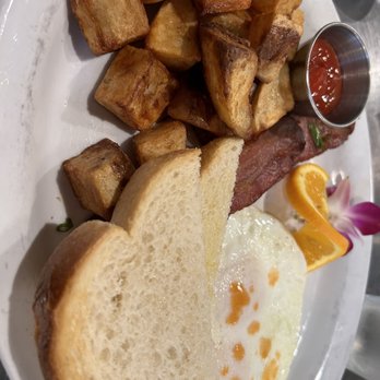 Table 57 - Two egg plate with bacon - Breakfast & Brunch Near Me - Visalia, California