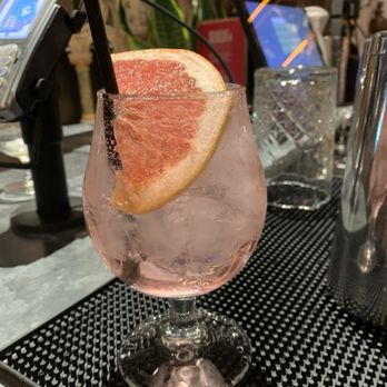 Mercato Mayfair - Rosa gin - Pop-Up Restaurants Near Me - London, XGL Mercato Mayfair - Rosa gin - Pop-Up Restaurants Near Me - London, XGL