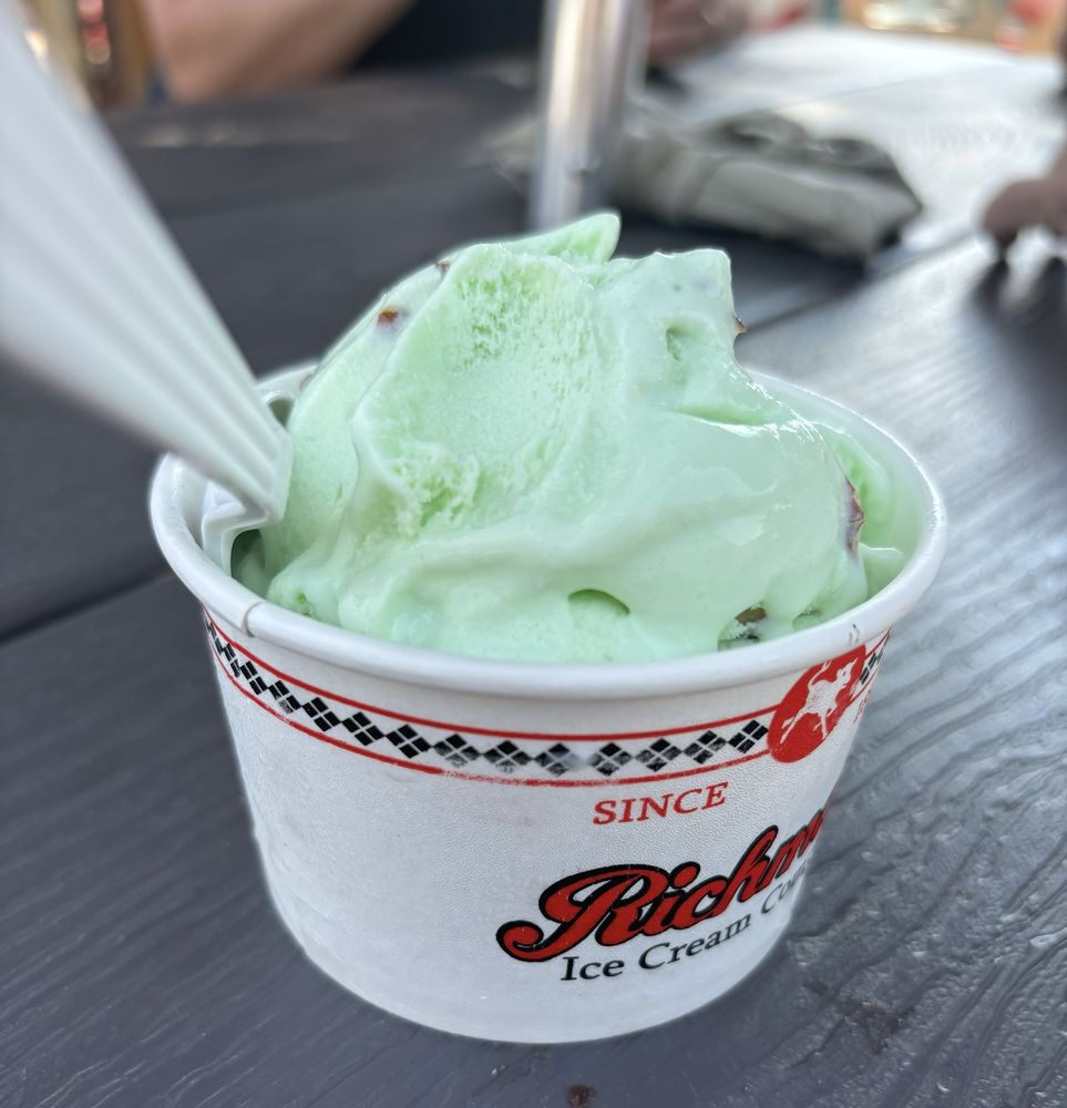 Jeffreeze Old-Fashioned Ice Cream Logo