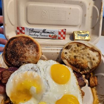Land & Lake Kitchen - Breakfast - American Near Me - Chicago, Illinois