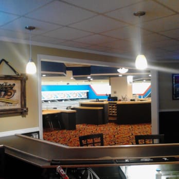 Island Bowl - Photo by Carlucho - Bowling Near Me - Wildwood, New Jersey