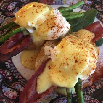 Cedar House Inn - Egg Benedict - Bed & Breakfast Near Me - Saint Augustine, Florida