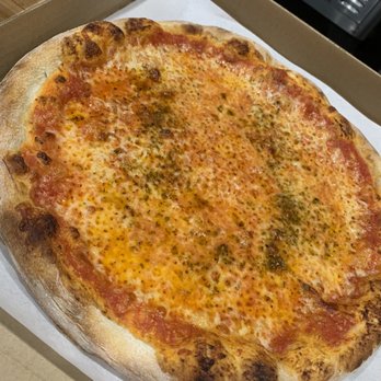 The Fold Craft Pizza + Kitchen - Cheese pizza - Pizza Near Me - Sunriver, Oregon