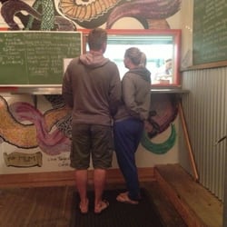 Cranky Cafe - Cranky's courtyard. Takeaway fish & chips as well as pizza.