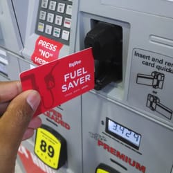 Hy-Vee Fast & Fresh - You have to spend money to SAVE money... Fuel Saver