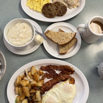 Dimitris Farmer's Market Restaurant - Over medium eggs, home fries, country biscuits & gravy - Breakfast & Brunch Near Me - Pompano Beach, Florida