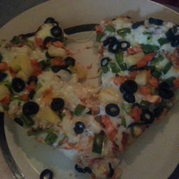 5 topping pizza ( I chose all veggies) the toppings go right to the edge. Yum!! 5 topping pizza ( I chose all veggies) the toppings go right to the edge. Yum!!