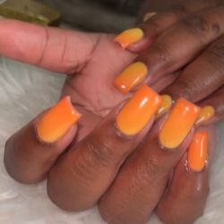 Gold Luxury Nail Bar