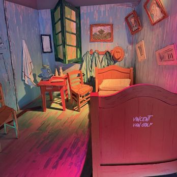 Holey Moley - Van Gogh room - Mini Golf Near Me - Santa Monica, California Holey Moley - Van Gogh room - Mini Golf Near Me - Santa Monica, California