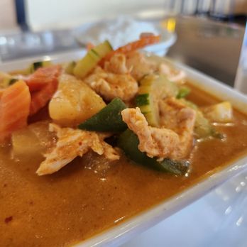 Aung's Bangkok Cafe - Pineapple Curry - Thai Near Me - Englewood, Colorado Aung's Bangkok Cafe - Pineapple Curry - Thai Near Me - Englewood, Colorado